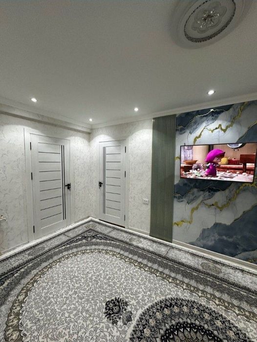 Чиланзар 15 Жуковский 2-ком срочная продажа своя