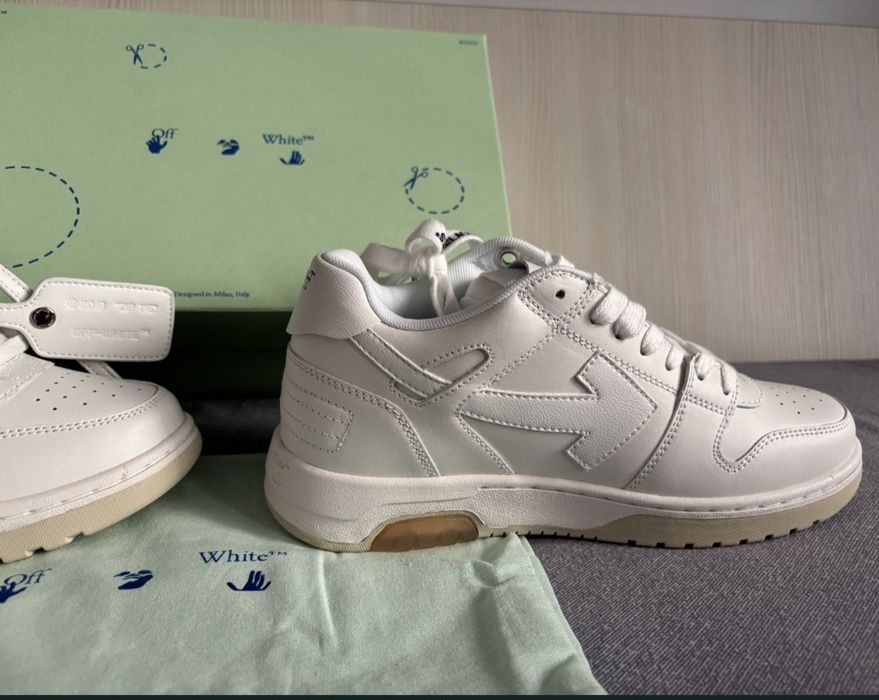 Off White Out Of Office - For Walking