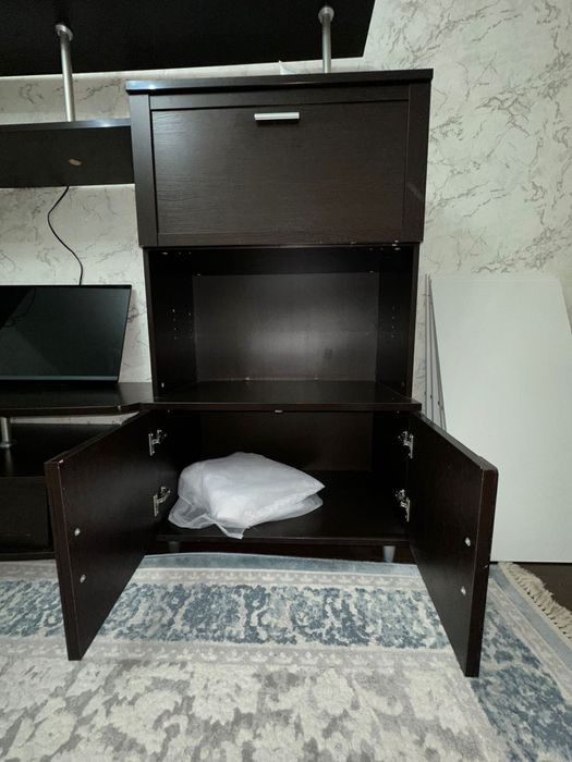 Продаю ТВ-стойку (тумбу под телевизор)