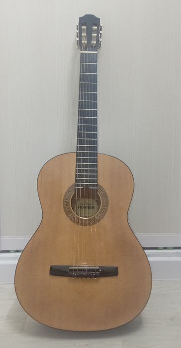 Акустическая гитара