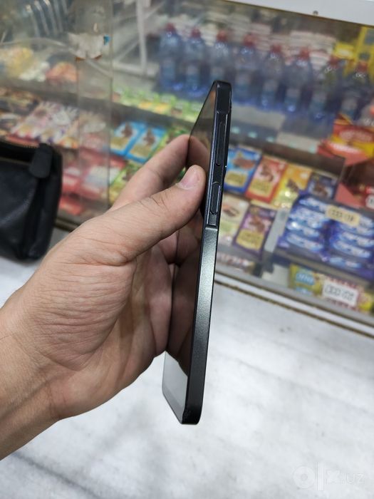 Samsung Galaxy A17 8/256 GB black srochna sotladi