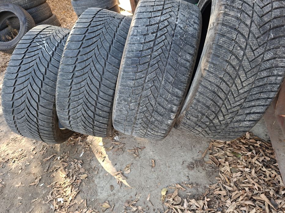 Продам шины 255/40/19
