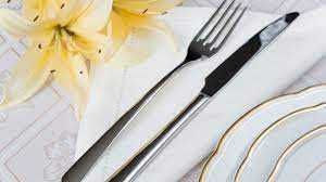 Коктейлни маси тип щъркел под наем от кетърингхапки.com 18лв.