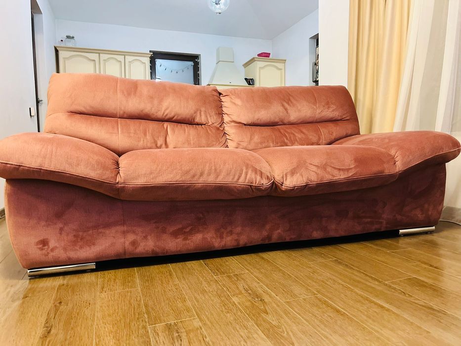 Vand 2 canapele in stare foarte buna