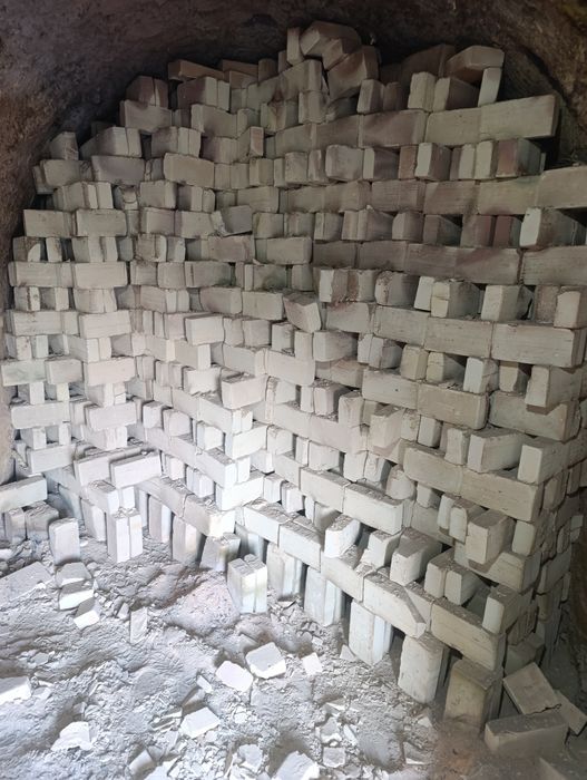 Кирпич сотилади хитой резка сертификат мавжуд НДС  тупрок Ширин. .рррр