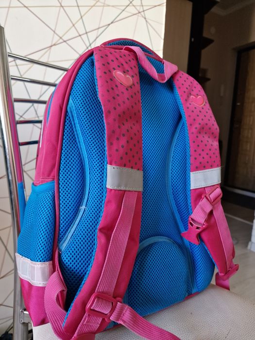 Школьный ранец для начальной школы