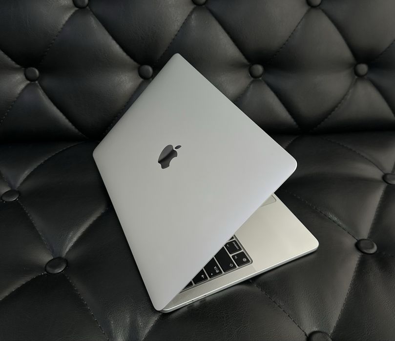 Apple MacBook Pro M1 2020 года в идеальном состояние