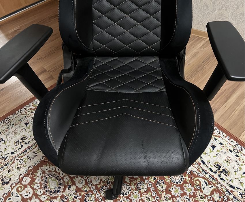 Продам игровое кресло