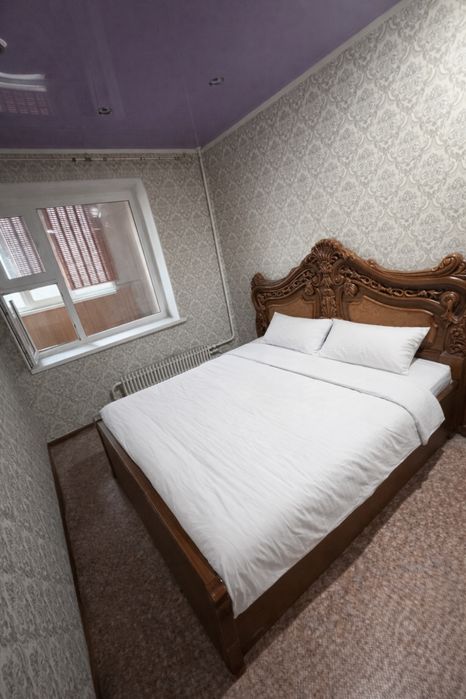 Двуспальная кровать, шкаф, манеж