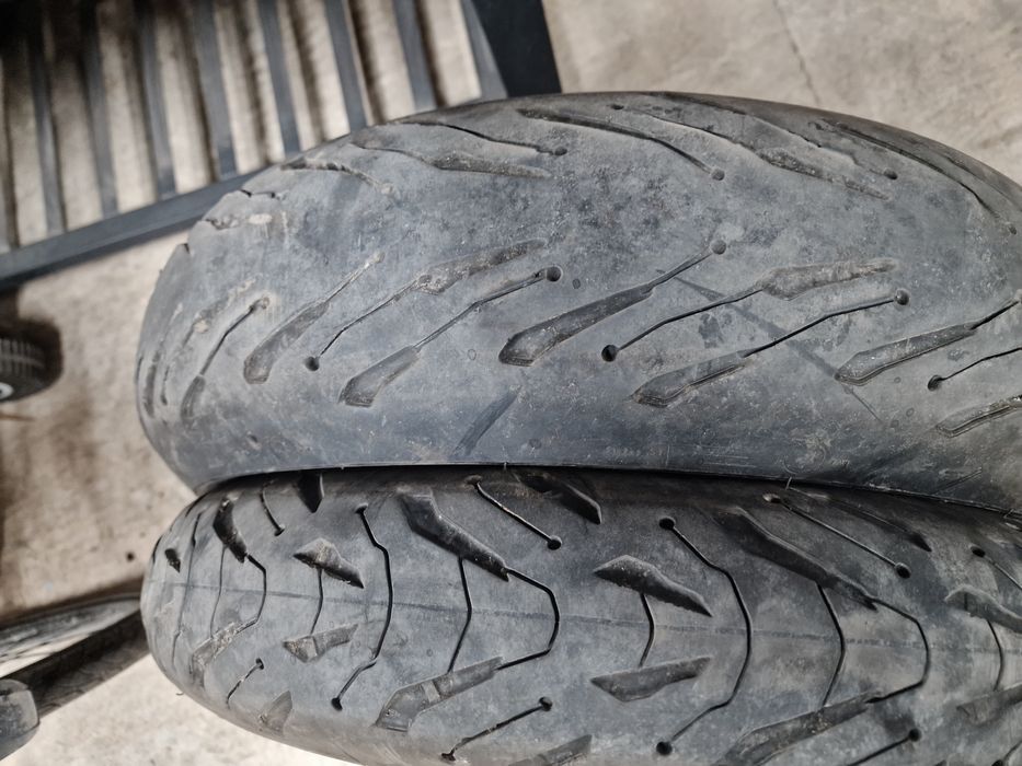 120 70 17Michelin Road6 2CT+ DoT1523