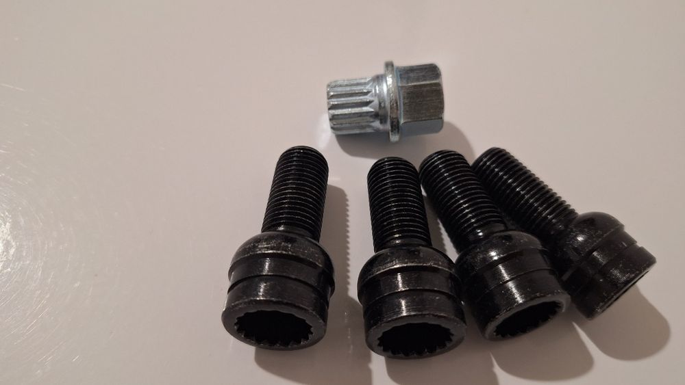 ANBOO 4 șuruburi de roți din oțel cu piulițe de roată, model M14 x 1,5