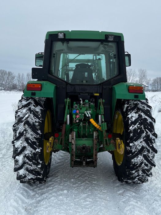 Tractor John Deere 6210 cu încărcător frontal