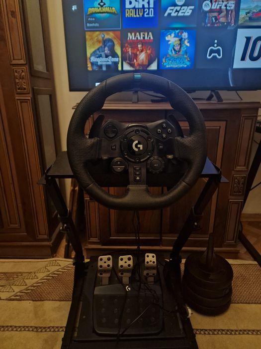 Игровой руль Logitech G923 с подставкой и педалями