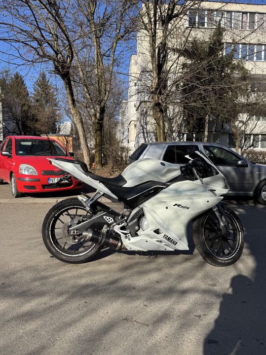 Yamaha YZF R-125.  Abs fata spate  categ a1!!