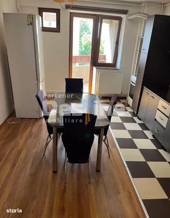 Inchiriez apartament 3 camere Zona Modern
