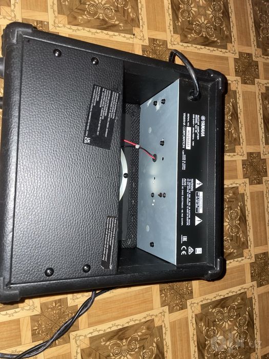 Комбоуселитель для электрогитар Yamaha GA-15