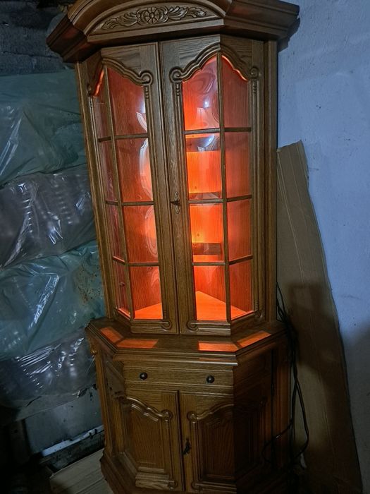 Кухненски шкаф комод дъбови мебели