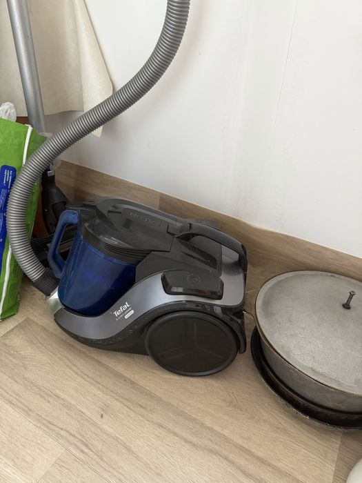 Продам пылесос Tefal TW6951EA