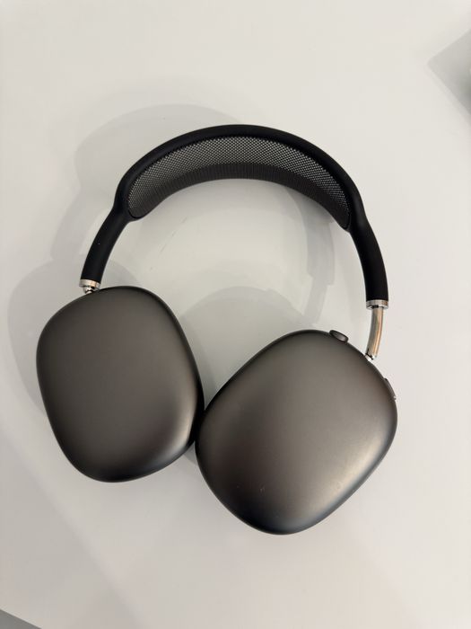 Продам наушники AirPods Max