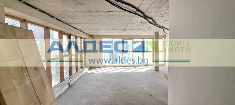 Продава се офис в нова сграда с Акт 16 на ул. Будапеща!