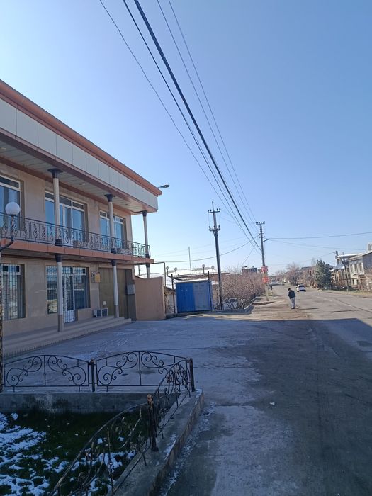 Noturar joy binosi sotiladi