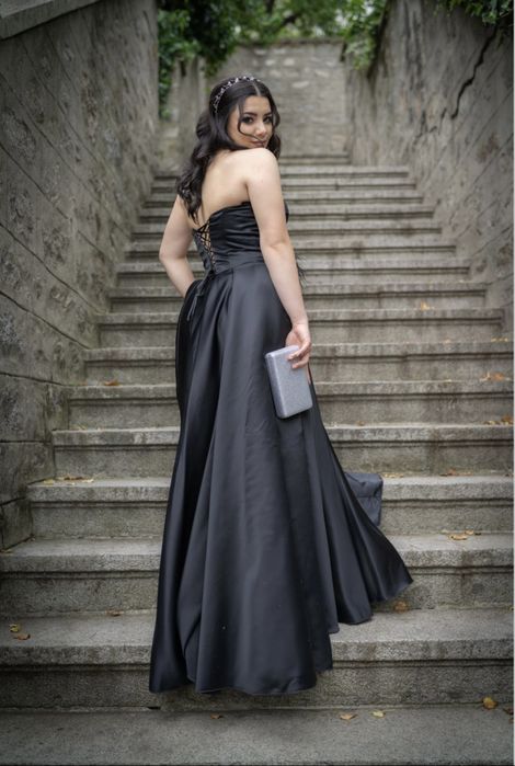 Черна бална рокля