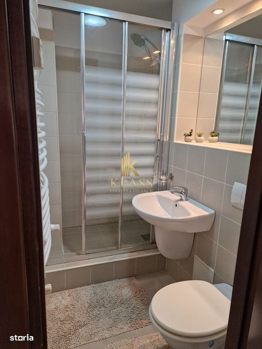 Apartament 4 camere  Centrul civic, Decebal