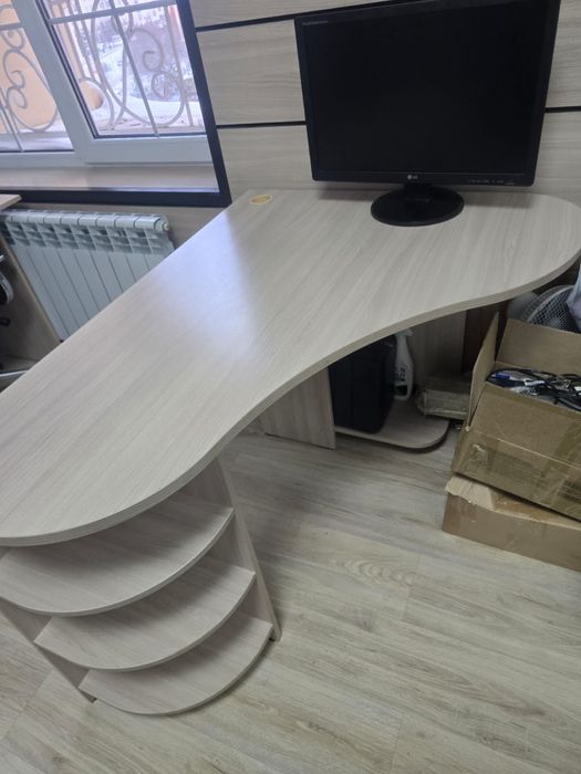 Продам стол доя офиса