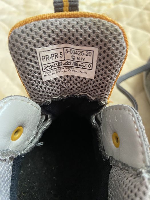 Ботуши  номер 24 за 10лв