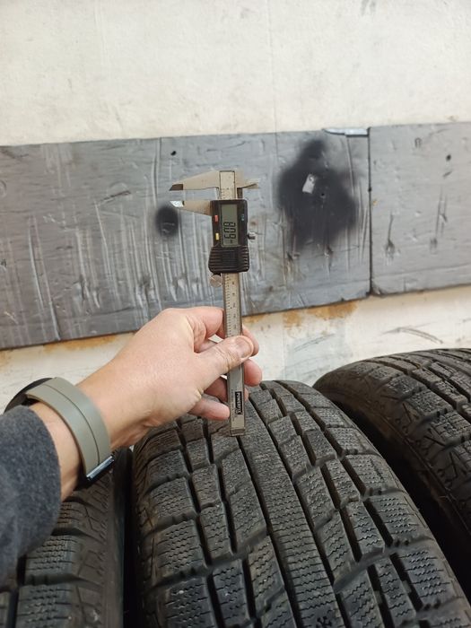 гуми 235/55/19 8+мм DOT21 зимни