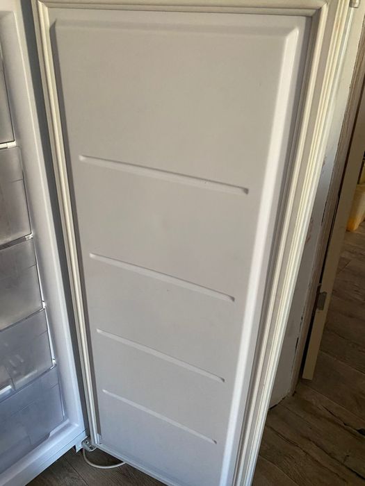 Продам морозильник