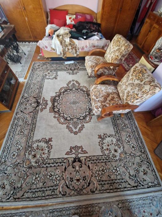 Covor persan lucrat manual de lână