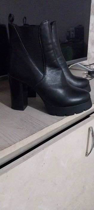 Ayollar qishki  oyoq kiyimi