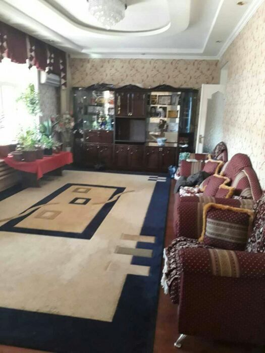 Uchastka sotiladi Hondamir mahalla hamma sharoit bor 3.45 sotx 4 hona.