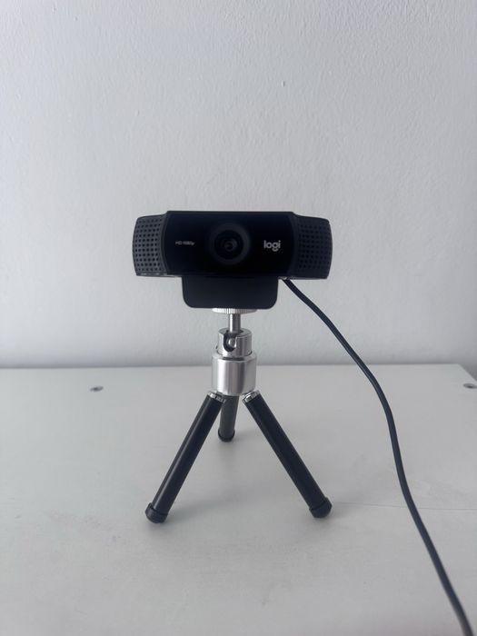 Продам веб - камеру Logitech C922 pro stream
