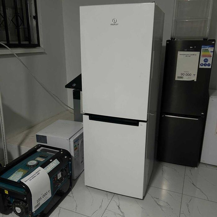 А21 / Холодильник INDESIT DF4160W / SK155906