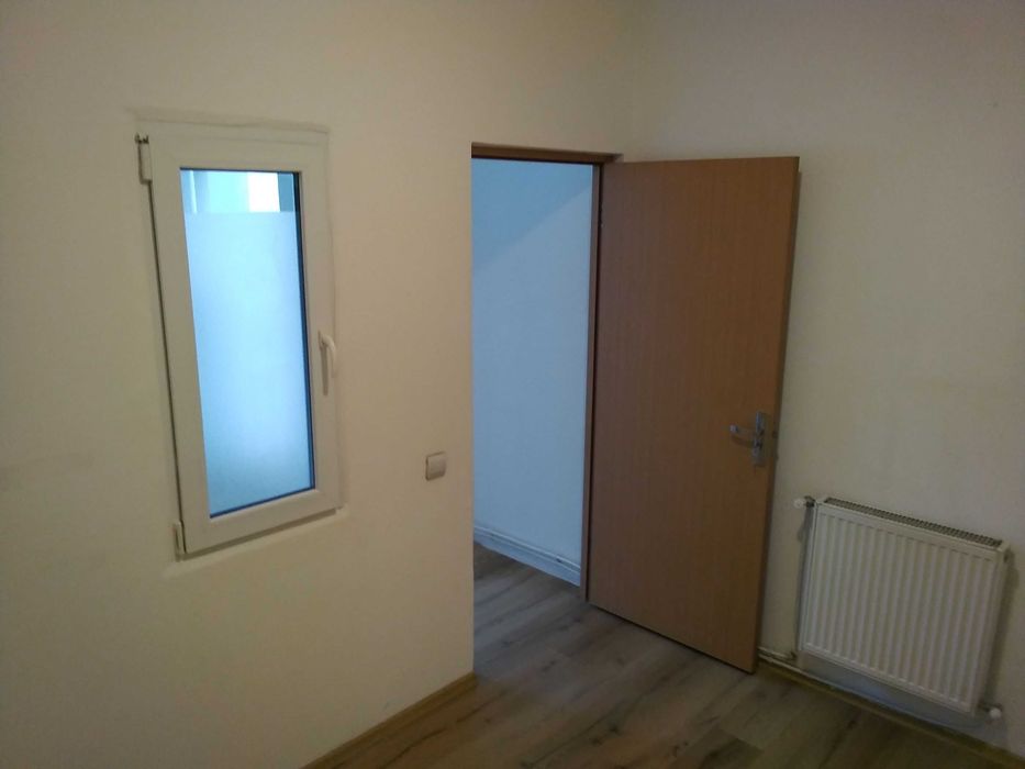 Spatiu de inchiriat 60 mpu x 33 lei mp, la casa, central, Str Valeni, Ploiesti