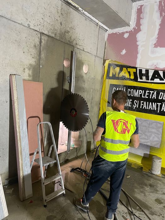 Tăiat beton, decupaje beton pardoseli, usi ferestre, carotare.