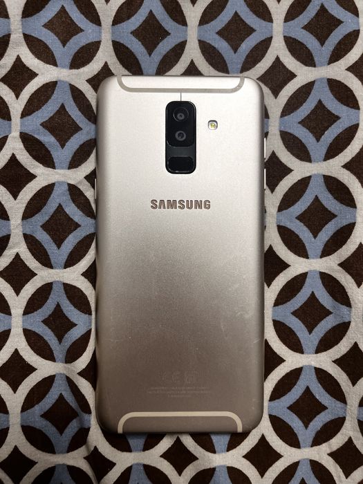 Телефон Самсунг А6+