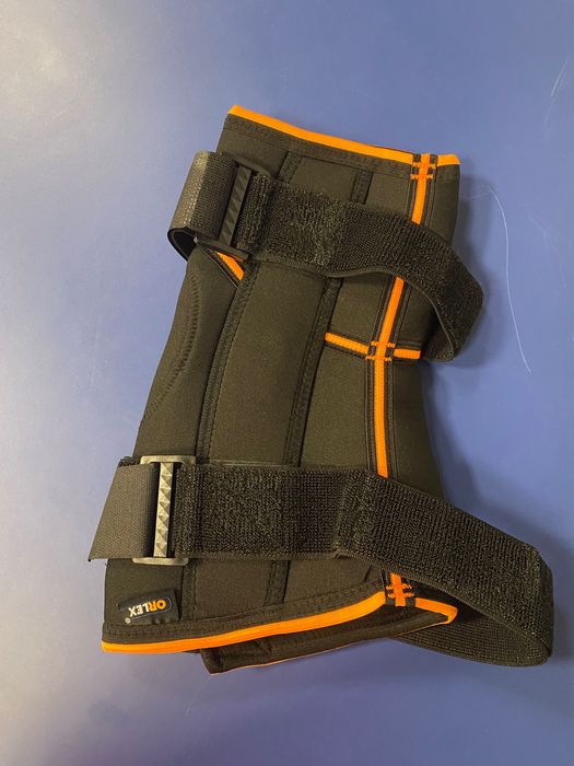 Наколенник ортопедический