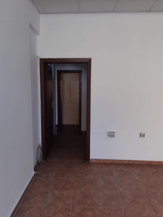 Дава се под наем Магазин в Хасково, Център - 30 кв.м за 219.3 € - Снимка #4
