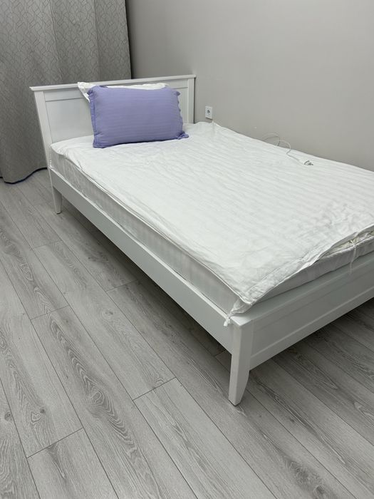 Продам деревянную кровать