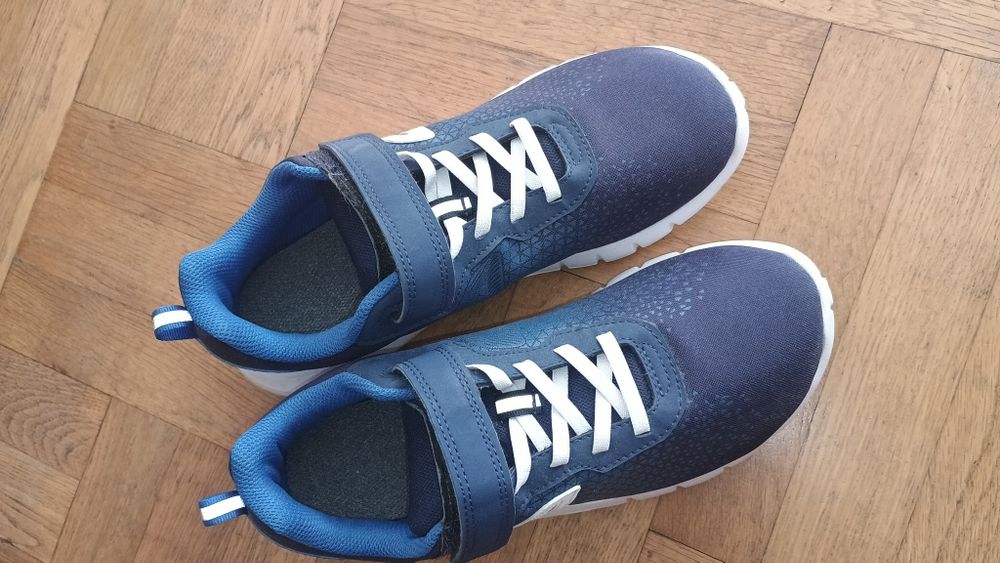 Детски маратонки от Декатлон, 39