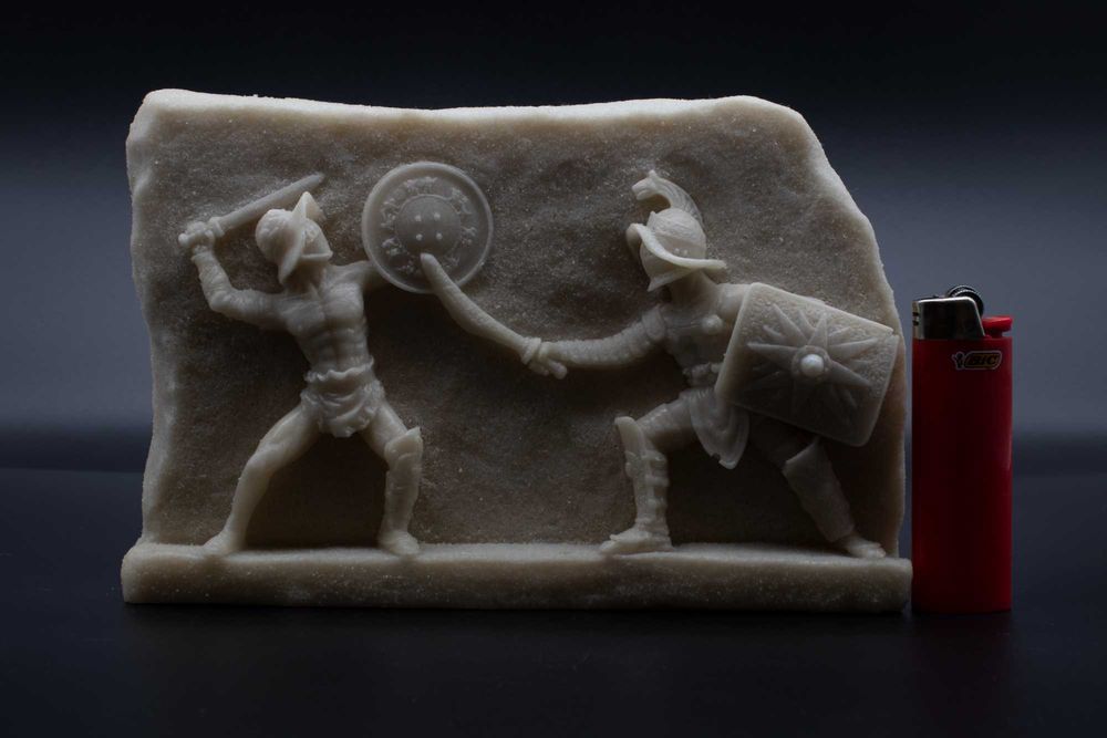 Ръчно изработен мраморен релеф „Антична битка“ – воини в дуел