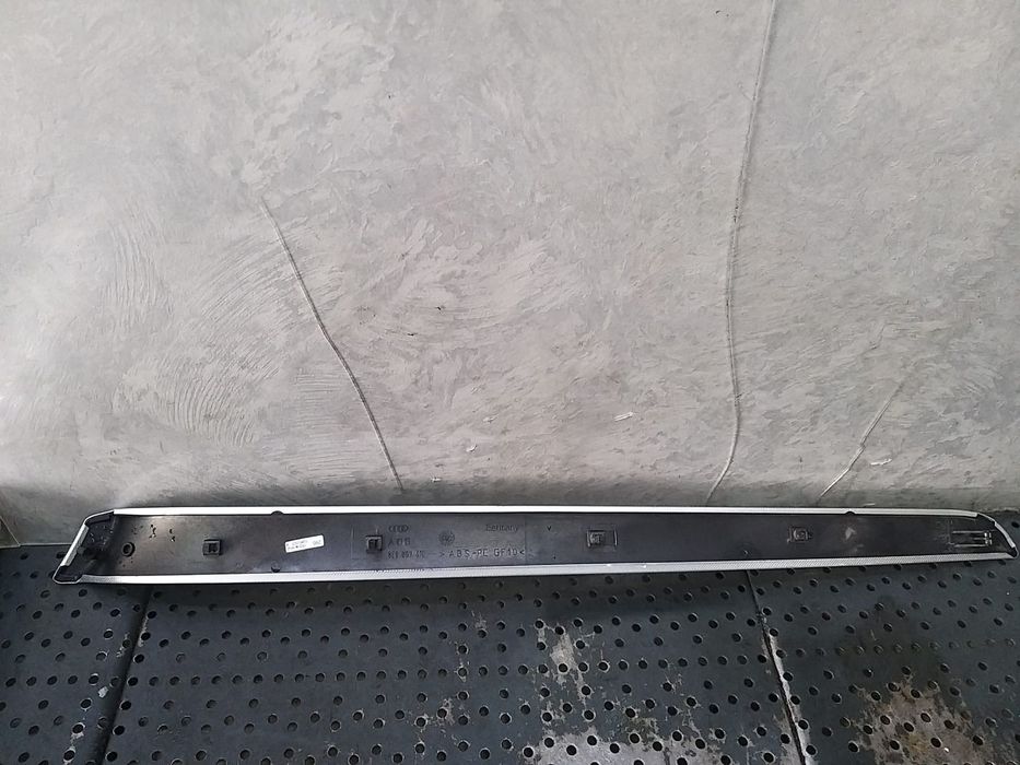 Ornament cromat usa dreapta fata audi a4 b7 8e 8e0867410