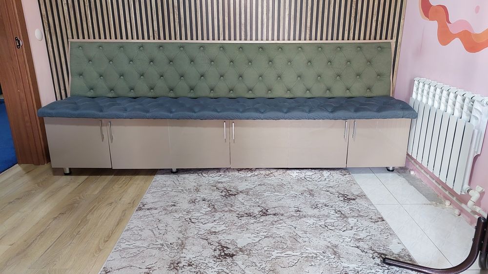 Oʻquv markazlari uchun zamonaviy stol-stullar
