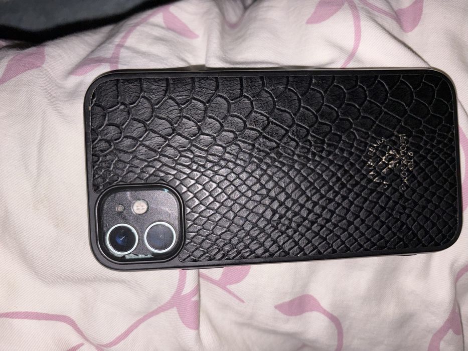 Iphone 11 продам 128Гб емкость 100