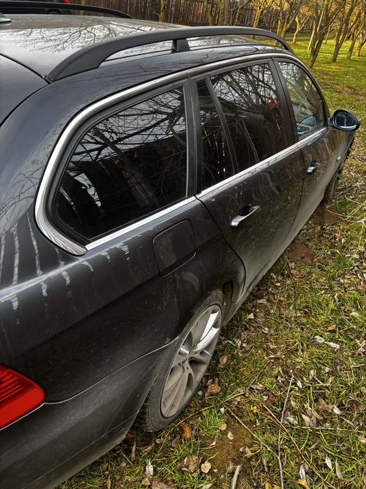 Dezmembrez Bmw seria 3 e91 330xd M57 231cp X-drive semi piele xenon