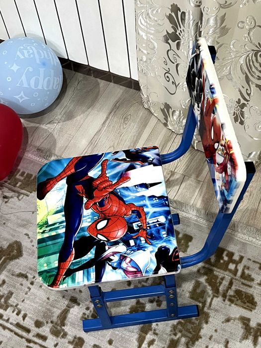 Детская парта со стулом