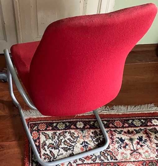 Scaun vizitator clasic si soldat birou Kinnarps